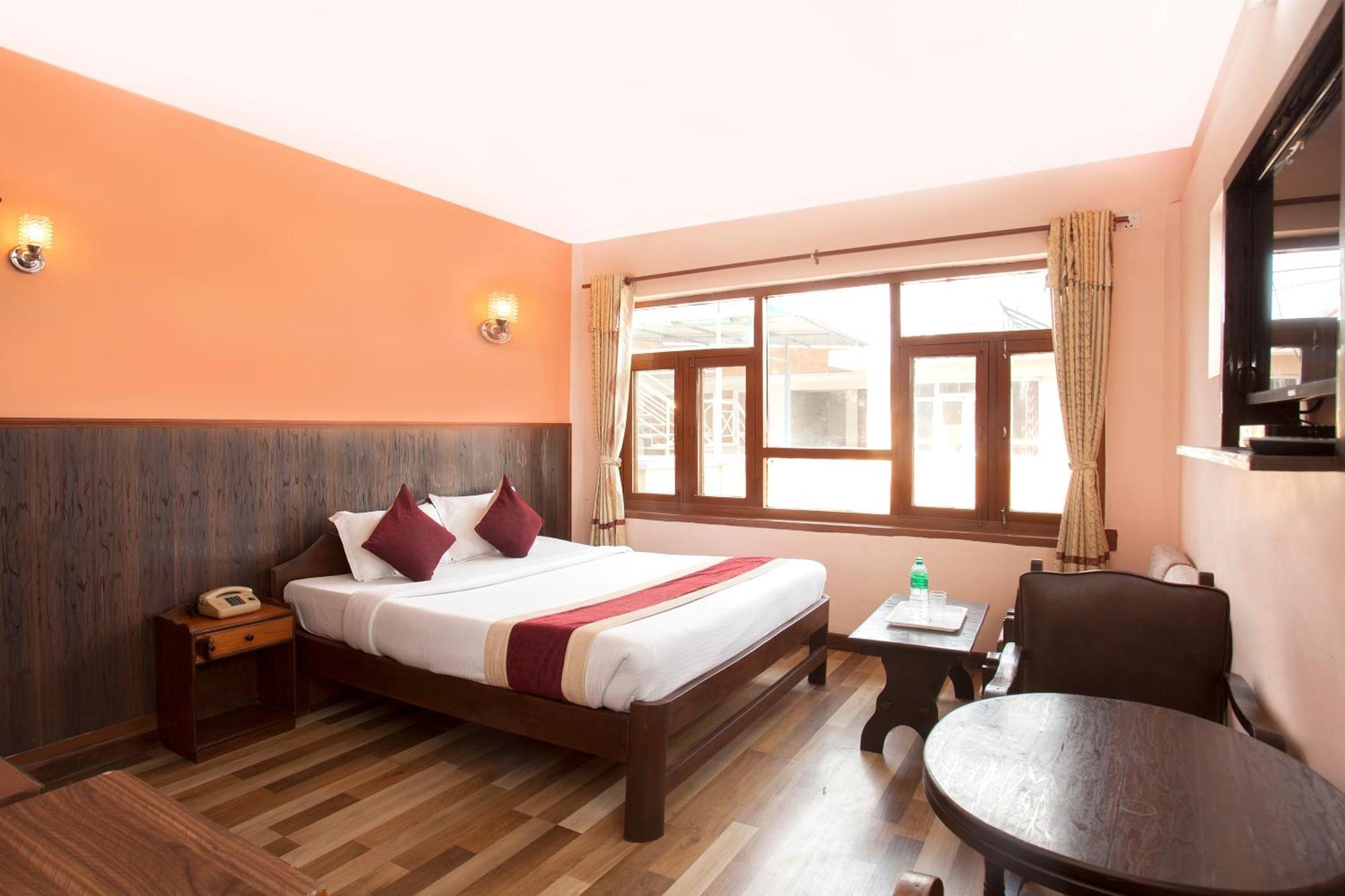 Hotel Holiday Taj Kathmandu Esterno foto