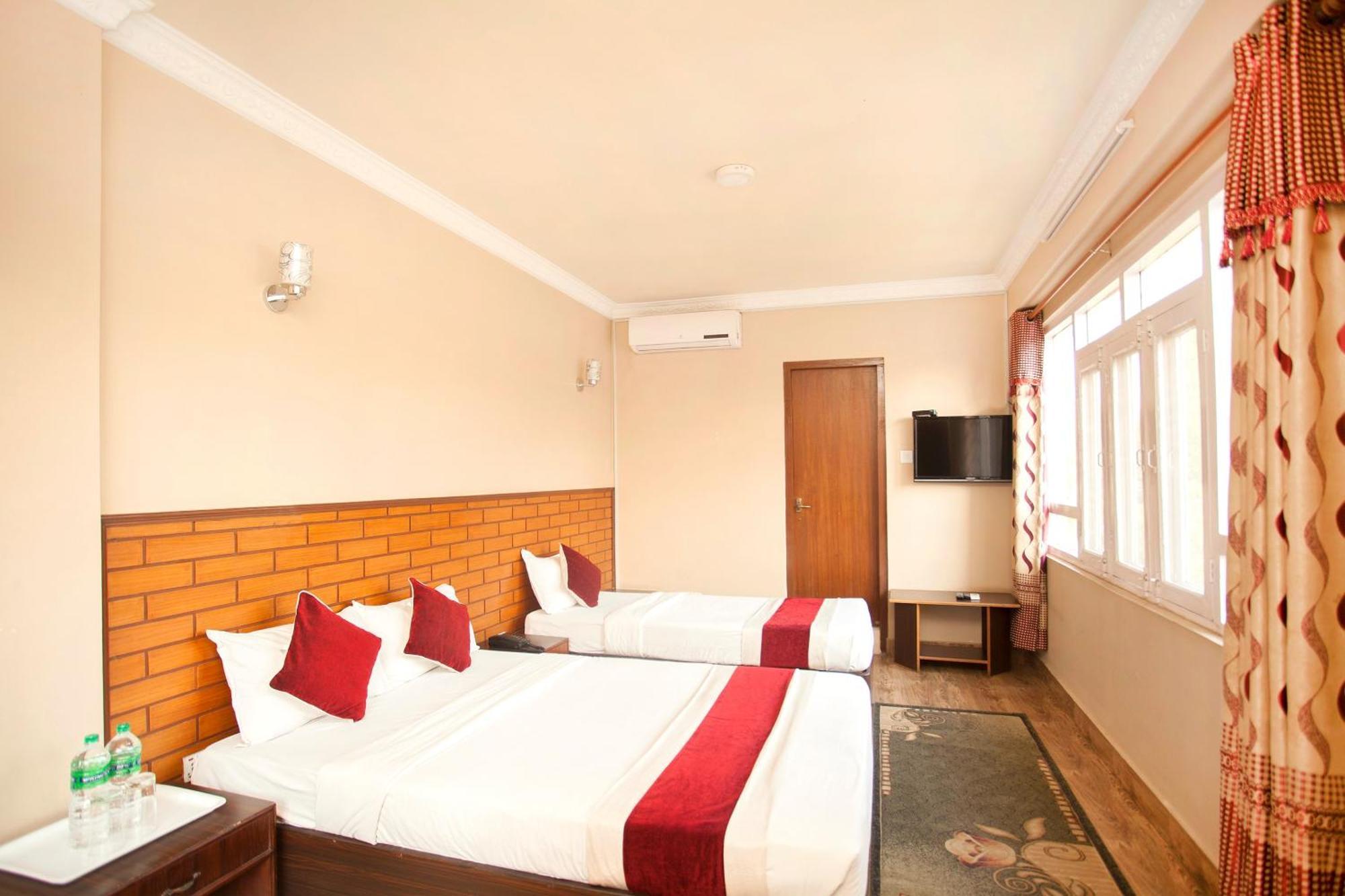 Hotel Holiday Taj Kathmandu Esterno foto