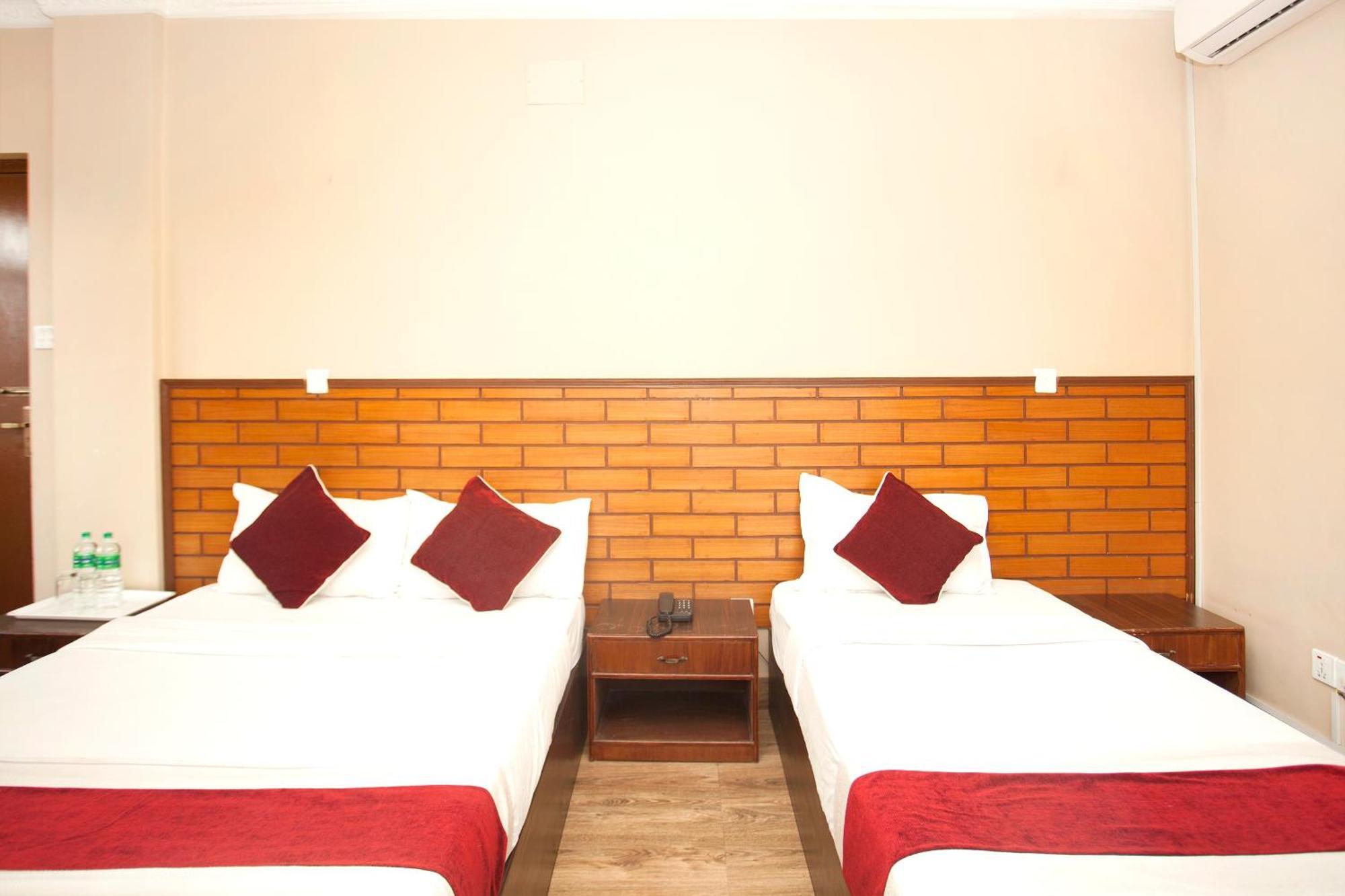 Hotel Holiday Taj Kathmandu Esterno foto