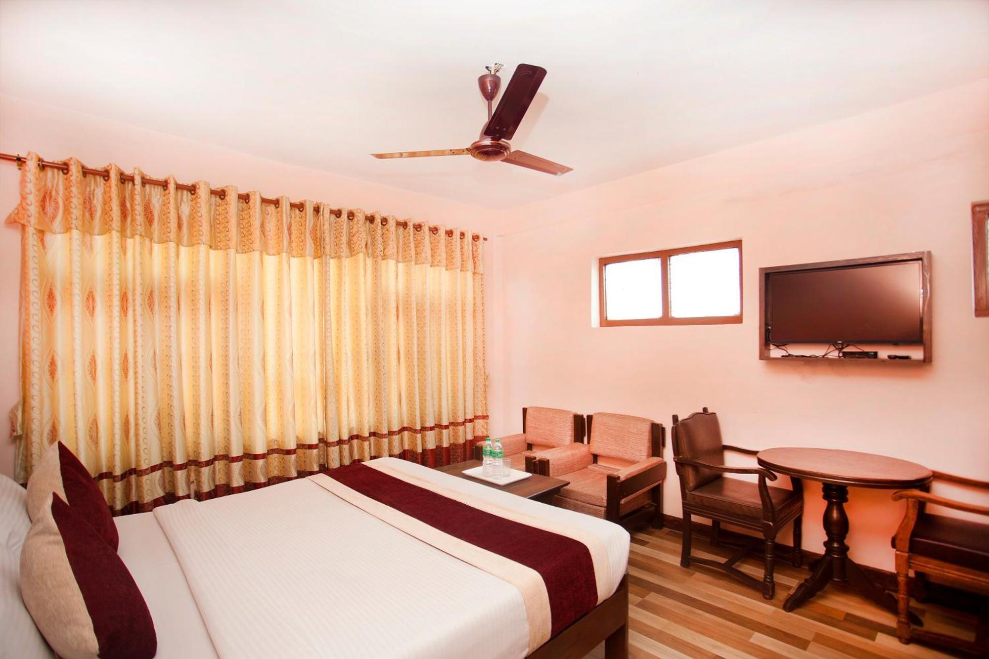 Hotel Holiday Taj Kathmandu Esterno foto
