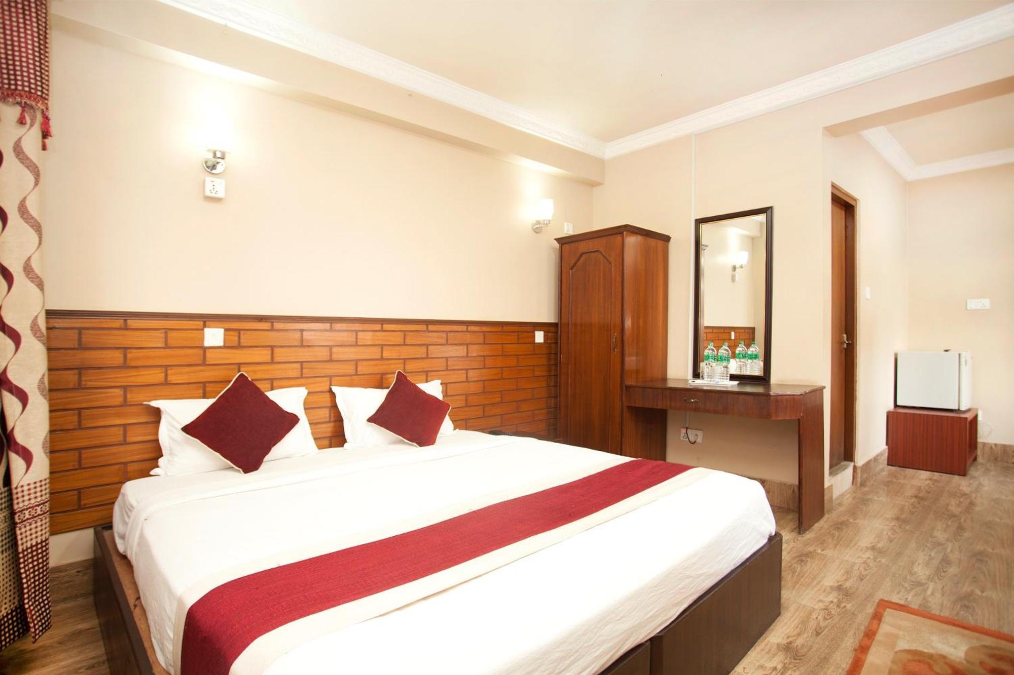 Hotel Holiday Taj Kathmandu Esterno foto