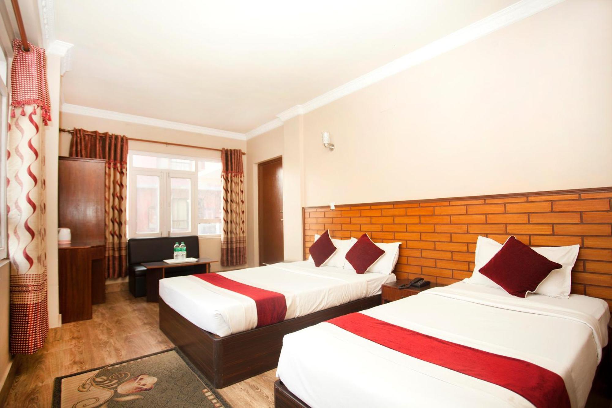 Hotel Holiday Taj Kathmandu Esterno foto