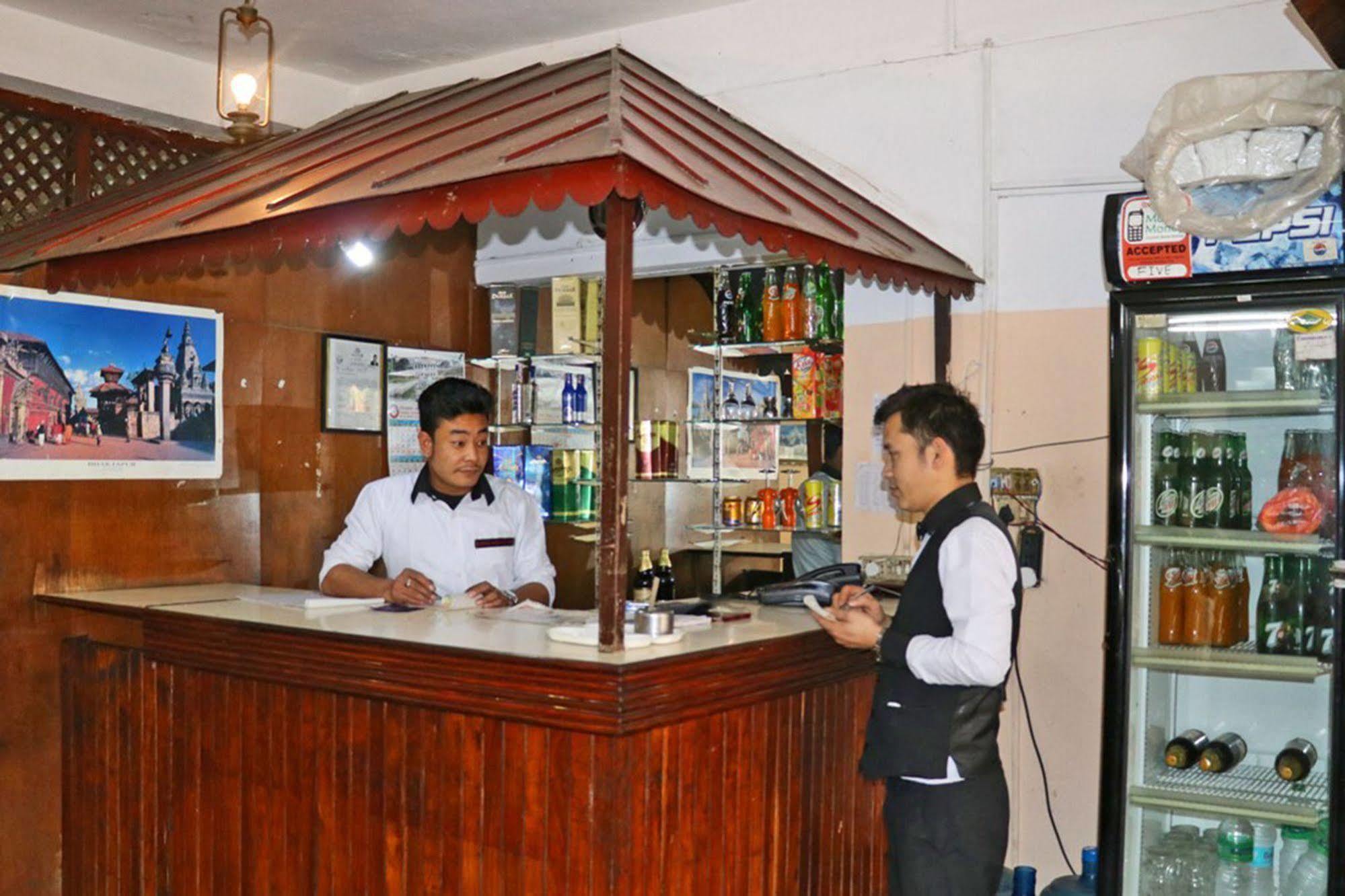 Hotel Holiday Taj Kathmandu Esterno foto
